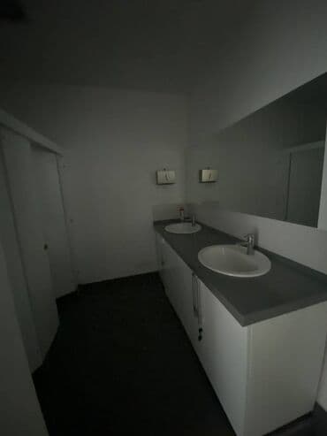 xacmaz obyekt: Elimlər içəri şəhər metrosunun yaxınlığında yerləşən ümumi sahəsi 500 — 3