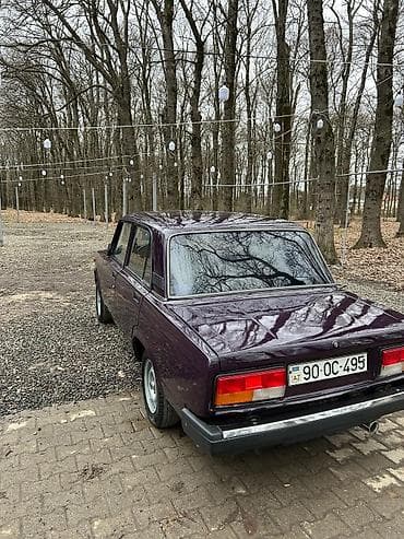 Su nəqliyyatı: VAZ 2107 sedan - Gövdə: 4 qapılı sedan, klassik dizayn - Rəng: tünd — 6