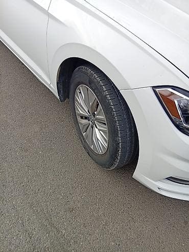 chevrolet stop: Volkswagen Jetta: 1.4 l | 2020 il Sedan — 6