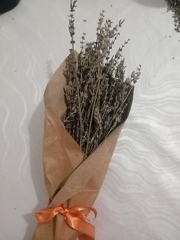 ucuz gullər: Qurudulmuş lavanda buketi - Təbii ətir mənbəyi: Evinizi, dolabları və — 1