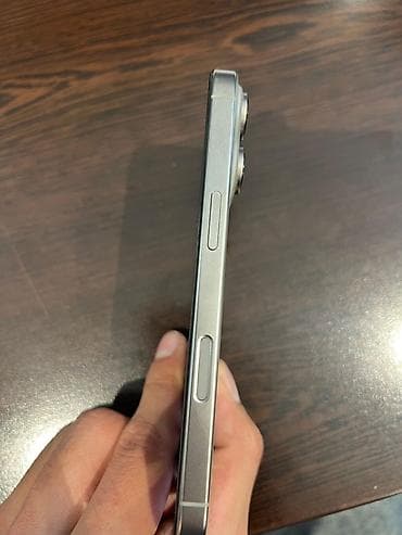 apple iphone 10: IPhone 16 Pro, Natural Titanium, Simsiz şarj — 2