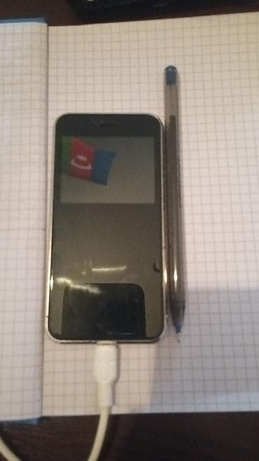 philips xenium w3500: Kompakt sensorli düyməli mobil telefon - Korpus: qara ön panel — 1