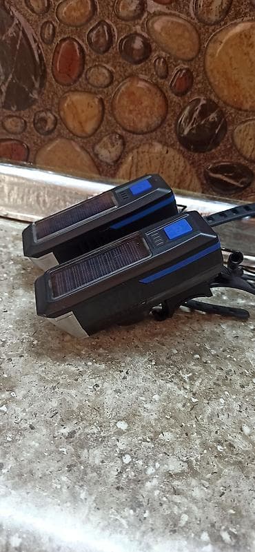 Velosiped üçün ön işıq və zəng – günəş enerjisi ilə doldurulan. Eynisi