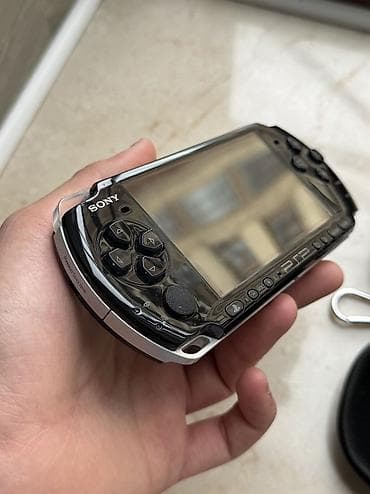 playsta: Sony PSP 3004 Tam işlək vəziyyətdə. Umd disk yeri işləyir. Üstündə 8gb — 5