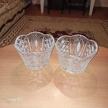 halı: Klassik naxışlı şüşə dəst Tərkib: - 2 ədəd ayaqlı desert/qədəh qabı – — 3