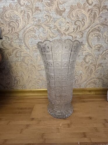 yuxuda gul qabi görmek: Bir vaza, Xrustal — 7