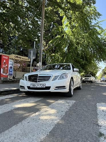 mercedes pompa: Mercedes-Benz E-Class: 2.1 l | 2010 il Sedan — 5