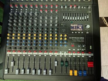 soyuducu işləmiş: İki ədəd Yamaha akustik sistemi və Dynacord PowerMate 1000 mikser — 2