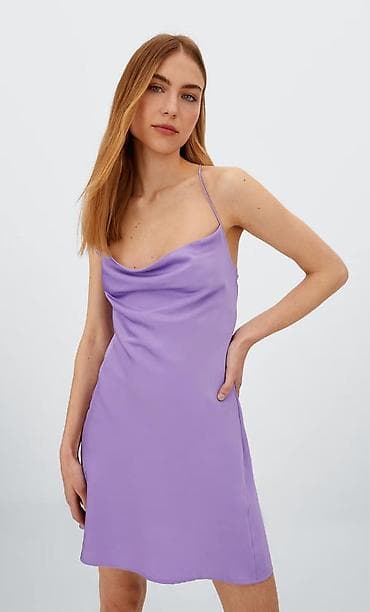 mini yubkalar: Teze donlar, HEC geyinilmeyib. Ipekdir. Her biri 15 AZN, 2si 20 AZN — 2