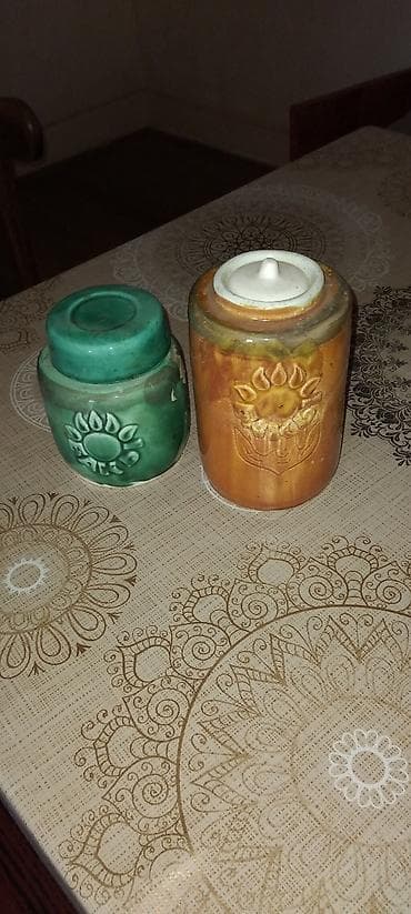 keramika peçi: Məhsul: Keramik ədviyyat/şirniyyat qabları (2 ədəd) Təsvir: - — 2