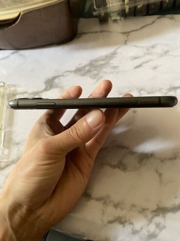 iphone 11 sadə: IPhone 11, Qara, Face ID — 6