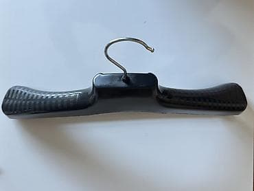 asilqan taxta: Geniş çiyinli kostyum asqısı - Material: möhkəm plastik korpus, metal — 3