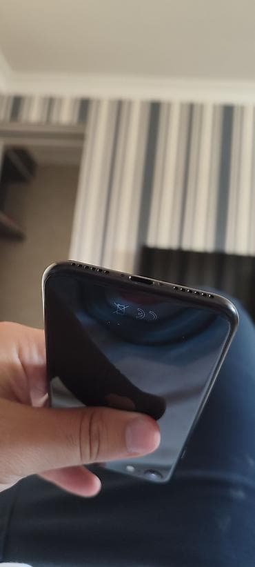 iphone 8 64: 64 GB, Qara, Barmaq izi — 7