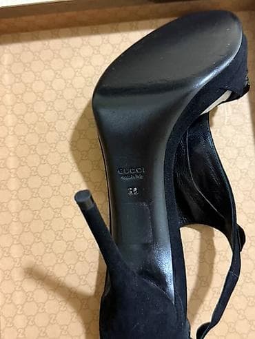 Basanoşka və səndəllər: 39 razmer, 1 defe geyinilib.Ideal veziyyetdedir.Icinde orginal kartida — 5