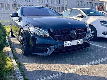 d1s led: Mercedes-Benz E-Class Sedan – qara rəng, AMG üslublu eksteryer paketi — 1