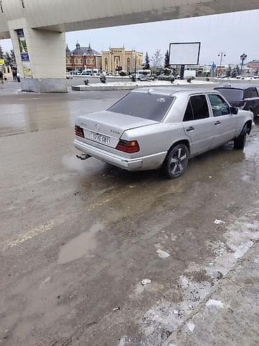 opel astra c: Mercedes-Benz W124: 2 l | 1991 il Sedan — 4