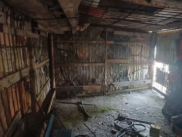 meyve tərəvəz: RT Arxasında körpüdən sağda 2 ci küçədə 2 mərtəbəli 8 otaqlı həyət evi — 35