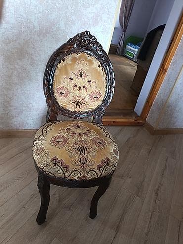 kablar: Klassik üslubda yumşaq mebel dəsti - Tərkib: 1 ədəd üçnəfərlik divan — 4