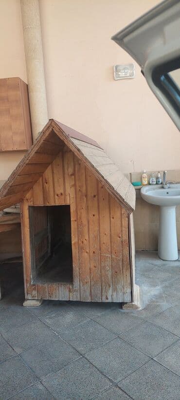 Ağacdan hazırlanmış it evi - Material: tamamilə taxta panellər
