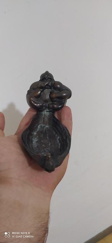 Antik kul qabi matriyali metaldir 50 azn at lalafo.az Antik kul qabi matriyali metaldir 50 azn