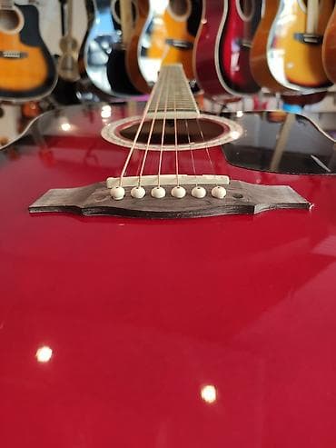 gitara çexolu: Elektro akustik gitara Rivertone Number of strings: 6 Top: Spruce — 2