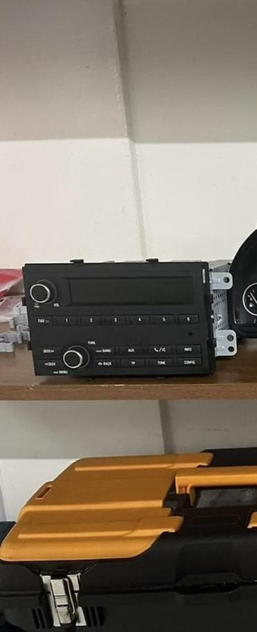 Магнитолы: Магнитола, AUX — 1