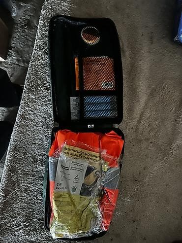 tibbe aid sekiller: Şəkildə gördüyünüz bütün apteçkalar yenidir Almanyadan gəlib çox — 7