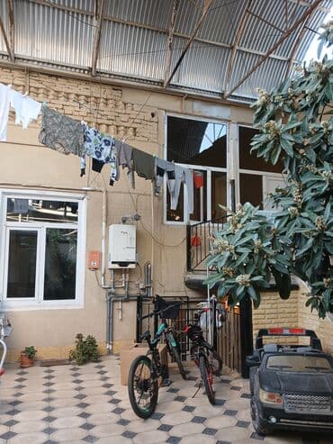 fezail bayramov kucesi: Gəncədə tam mərkəzdə Sabir küçəsində 4 otaqlı həyət evi cox təcili — 2