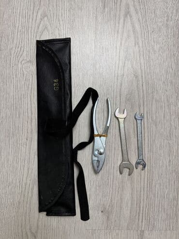 Toyota Camry Alət dəsti – kompakt qara futlyarda Tərkibi: - Qara