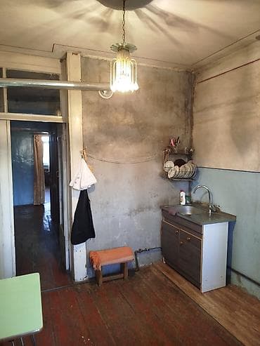 binədə ev: Mənzil satılır. Bina leninqrad proyekti di. Mənzil təmirsiz di, ancaq — 5