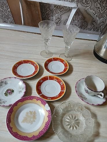 qebir sekilleri: Qarışıq porselen və şüşə qab dəsti - Müxtəlif ölçülü və naxışlı — 9