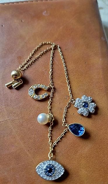 bil: Dəstə daxildir: Sırğa, Bilərzik, Swarovski — 4