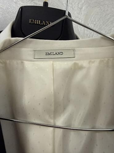 Kostyumlar: EMILAND smokinq dəsti 2.000 azne almishiq bidefe bey oz toyuna geyinib — 2