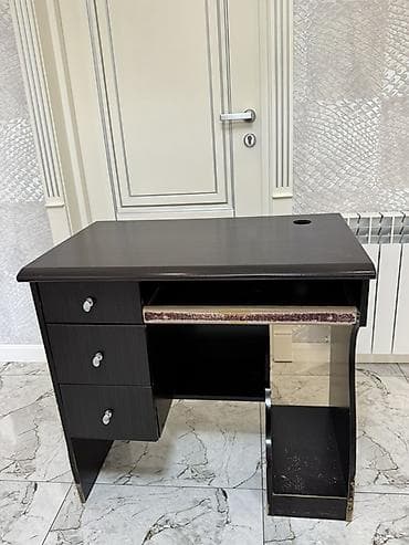Düz masa, Polkalı, Siyirməli, Sadə laminat