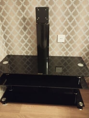 стеклянная тумба под телевизор: Televizor altlığı 
Qara şüşə 
Az işlənmiş 

050 387 61 75 Ceyhum — 3