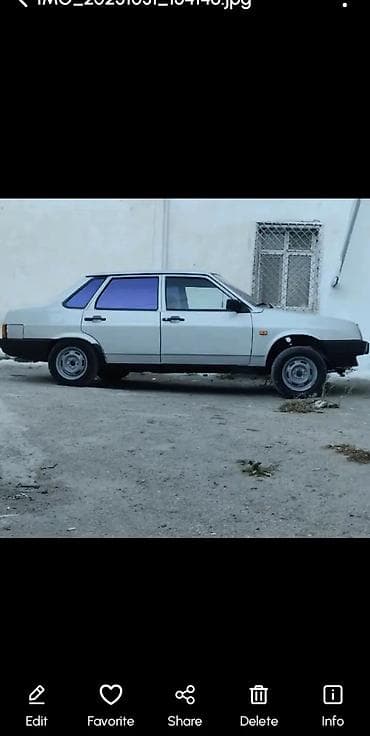 e39 guzgu: VAZ 21099, 4 qapılı sedan, gümüşü rəng. - Benzinlə işləyən ön — 4