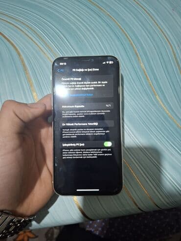 a 10 s: IPhone 11, Ağ, Face ID — 7