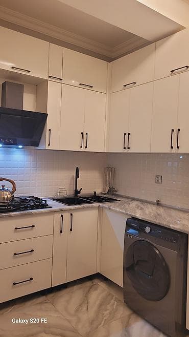 paltar dolab: Mətbəx mebeli dəsti – müasir L formalı dizayn - Rəng: ağ fasadlar — 2