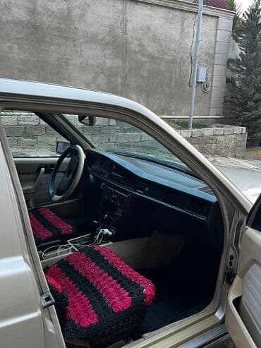 turbo az c class: Mercedes-Benz 190: 2 l | 1991 il Sedan — 20