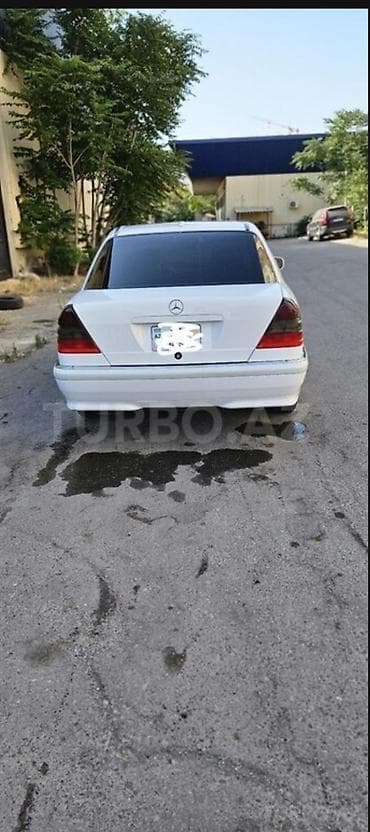 Продажа авто: Mercedes-Benz 230: 2.3 л | 1999 г. Седан — 4