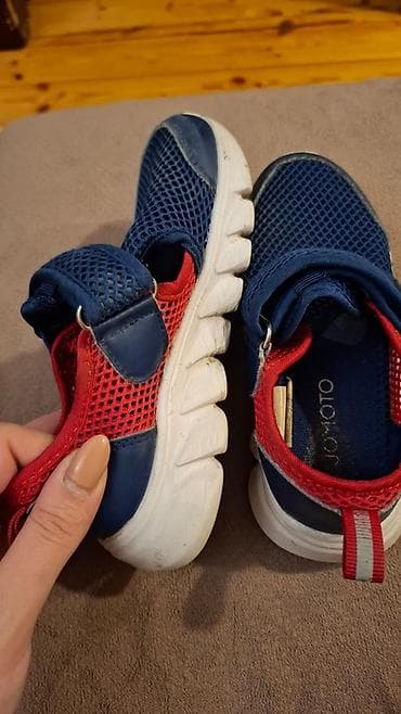 Oyuncaqlar: Uşaq ayaqqabıları – 2 cüt bir yerdə 1) İdman üslublu mavi-qırmızı — 1