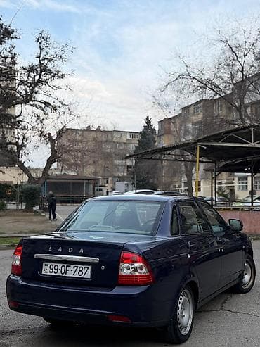 vaz 2106 mator: Lada Priora sedan – tünd mavi rəngdə, Azərbaycan nömrə nişanı — 4