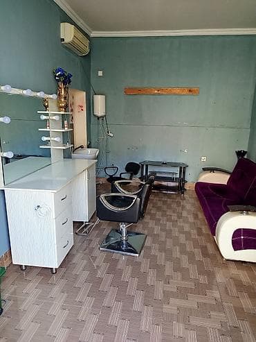 en ucuz mebeller: Tam təchizatlı bərbər/gözəllik salonu sahəsi - Ön qapıda “Barber — 2