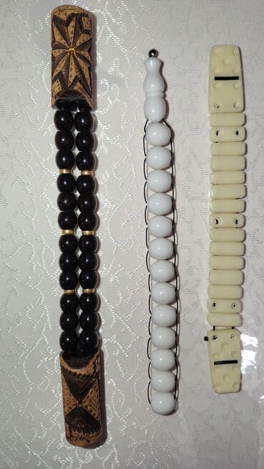 Təsbehlər. Soldan sağa birinci zonda hazırlanıb, materialı — 2