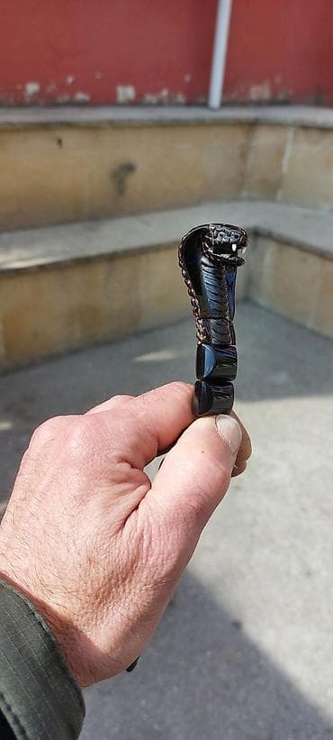 hamam xalat: Qara obsidian daşından əl oyma “Kobra” dizaynlı təsbeh - Material — 2