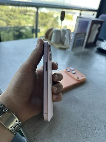 IPhone 15, Çəhrayı, Face ID — 4