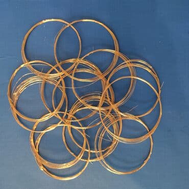 tar qabi: Tar simləri
Sarı simlər — 1