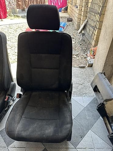 Avtomobil oturacaqları satılır. 2 ədəd, vəziyyəti şəkildə göründüyü — 3
