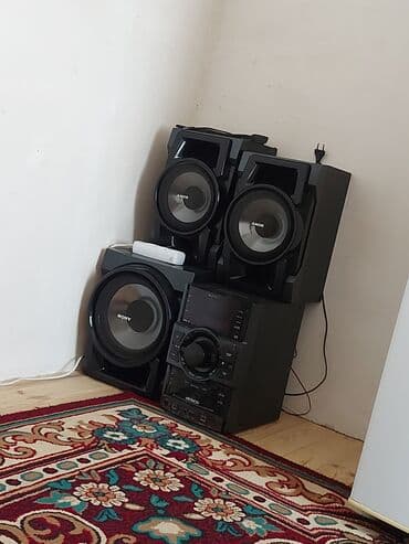 səs yazma studiyaları: Sony musiqi mərkəzi. Yüksək keyfiyyətli səsi ilə musiqidən zövq almaq — 2