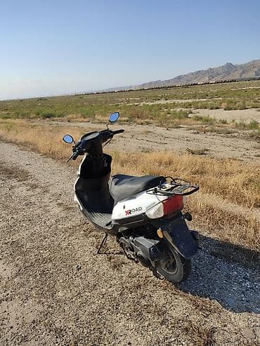 moto n50: Skuter – XRoad, ağ/qara rəng Texniki xüsusiyyətlər və detallar: - — 3